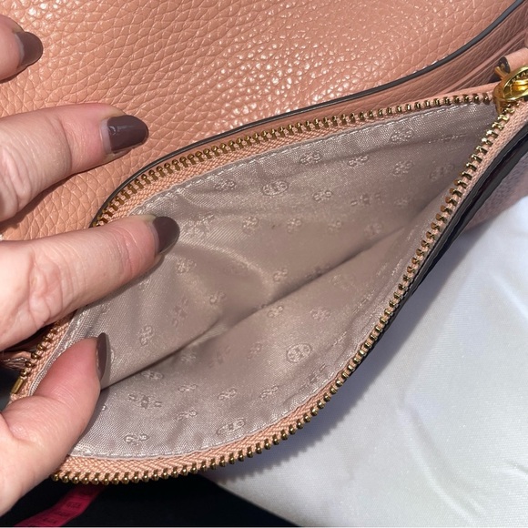 Tory Burch Britten Smartphone Wallet Pink Pebbled Leather Gold Hardware - Picture 7 of 11